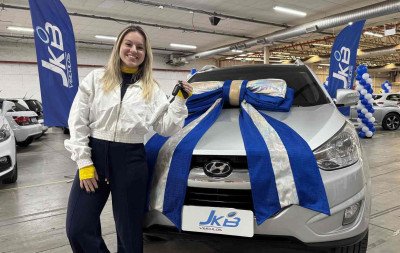 Cabeleireira aproveita Feirão ABC Carros e Motos em Novo Hamburgo e já se prepara para pegar a estrada