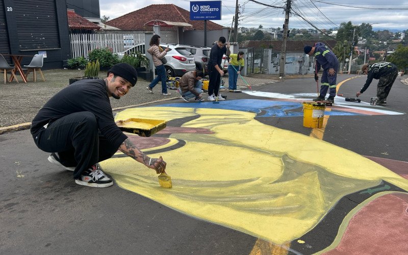 O pelotense Nicholas acredita na arte como ferramenta de combate ao preconceito