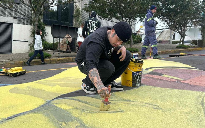 Matheus Cunha ganha pintura na Rua Carioca, do bairro hamburguense Jardim Mauá