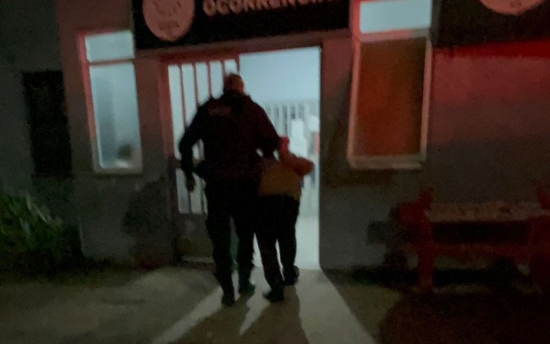Homem é preso por violência doméstica e ameaças contra a irmã em Estância Velha
