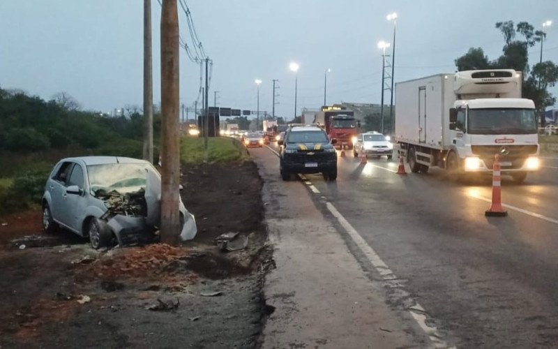 Colisão em poste causa morte na BR-290 | abc+
