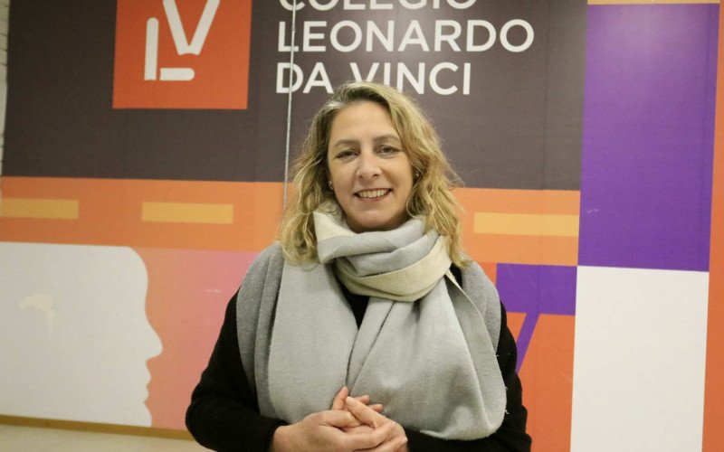 Diretora do Colégio Leonardo Da Vinci Gama, Fabiana Santos destaca incentivo à leitura na instituição por meio de uma programação com grandes nomes | abc+