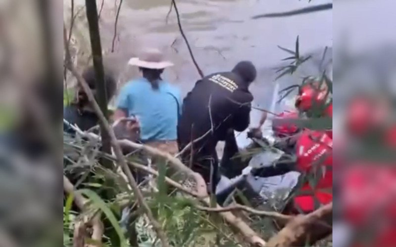Corpo sem cabeça foi localizado às margens do Rio Paranhana, em Igrejinha | abc+