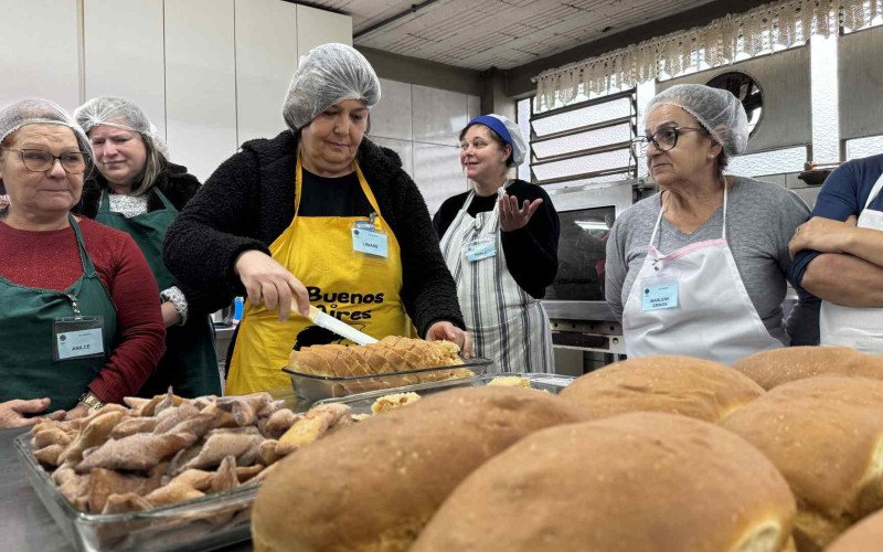 Curso ensina segredos da cozinha para mulheres e homens | abc+