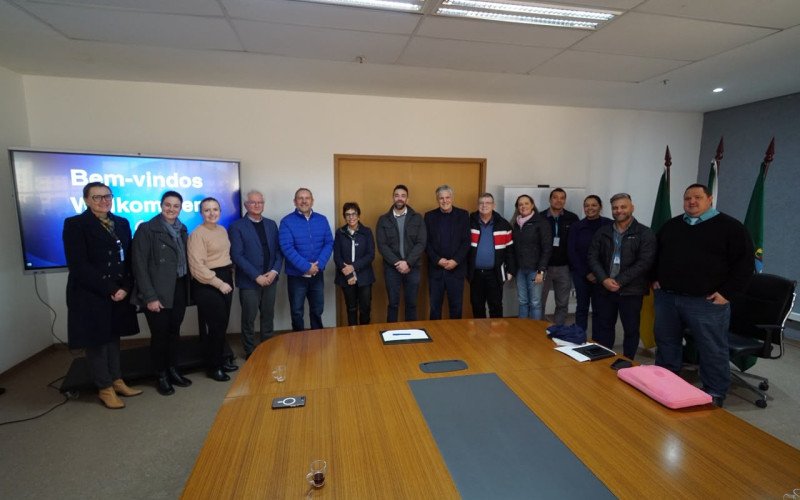 Parceria entre Prefeitura de São Leopoldo e Unisinos, para residência pediátrica no Hospital Centenário, foi ampliada em reunião no gabinete do prefeito