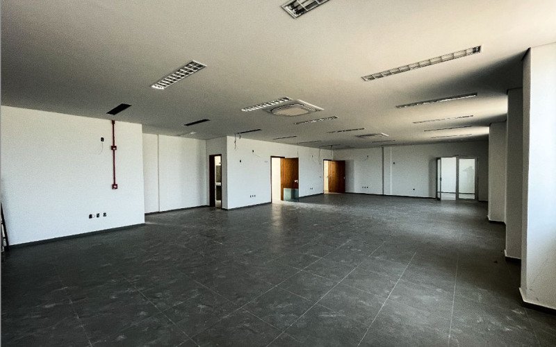 Andamento da obra de revitalização no primeiro pavimento do prédio de comando do 19º BIMtz