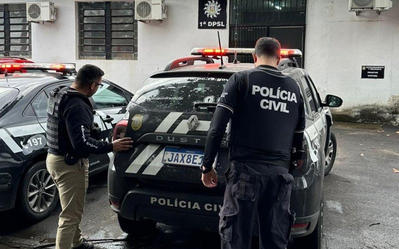 Prisão por agentes da 1ª Delegacia de Polícia de São Leopoldo em flagrante de dois homens, sendo o pai de 50 anos e o filho de 26 anos de idade, pela tentativa de furto de fios e cabos em São Leopoldo