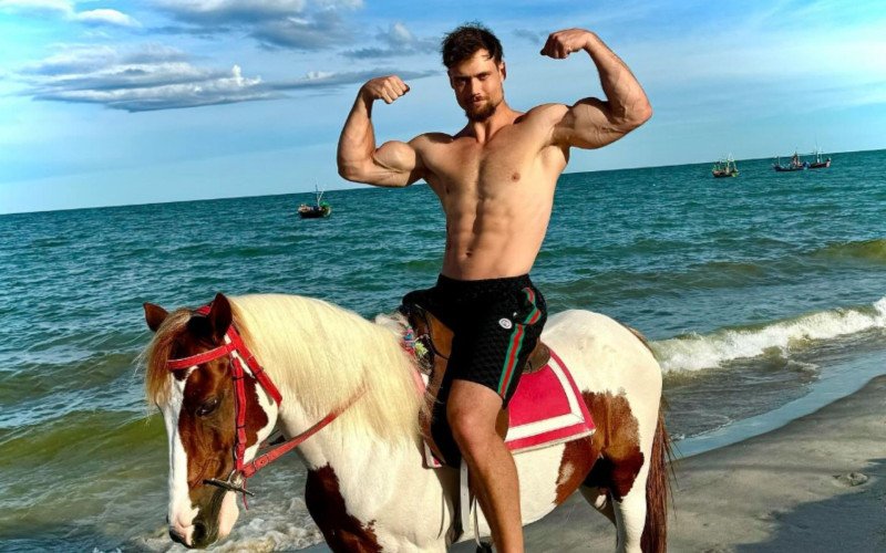 Fisiculturista norte-americano Connor Murphy morre afogado em lago na Tailândia aos 32 anos | abc+
