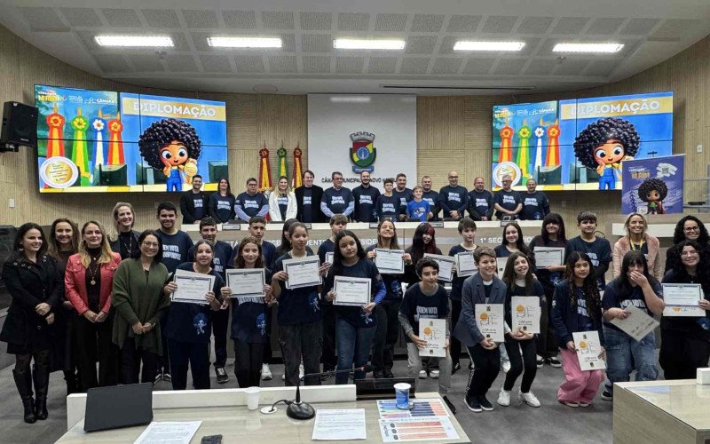 Legislatura de 2026 reúne representantes de sete escolas do município, com 21 cadeiras | abc+