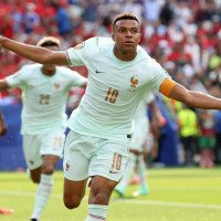França bate o Marrocos, faz 2 a 0 e se poupa para a semifinal