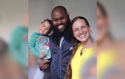 Mãe de menino de 3 anos espancado até a morte pelo pai também é presa; homem é missionário dos EUA