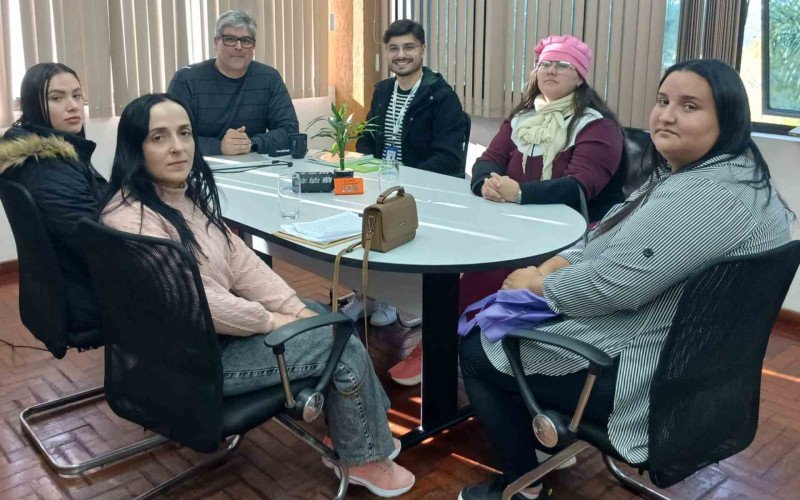 Grupo de mães esteve na Smed nesta quarta-feira para falar sobre as vagas de anos iniciais na Emeb Bento Gonçalves | abc+