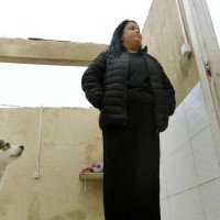 "Foi um susto": Telhado vai parar na vizinha e casa sofre dano estrutural após temporal com queda de granizo em Canoas