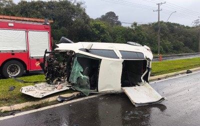 Acidente com capotamento na RS-240 deixa feridos em São Leopoldo