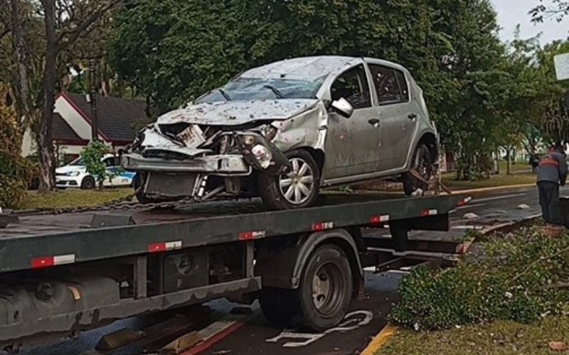 Carro foi recolhido por volta das 10 horas | abc+