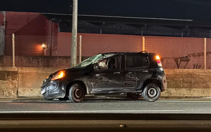 BR-116 em Sapucaia do Sul registra acidente entre carro e caminhão  | abc+