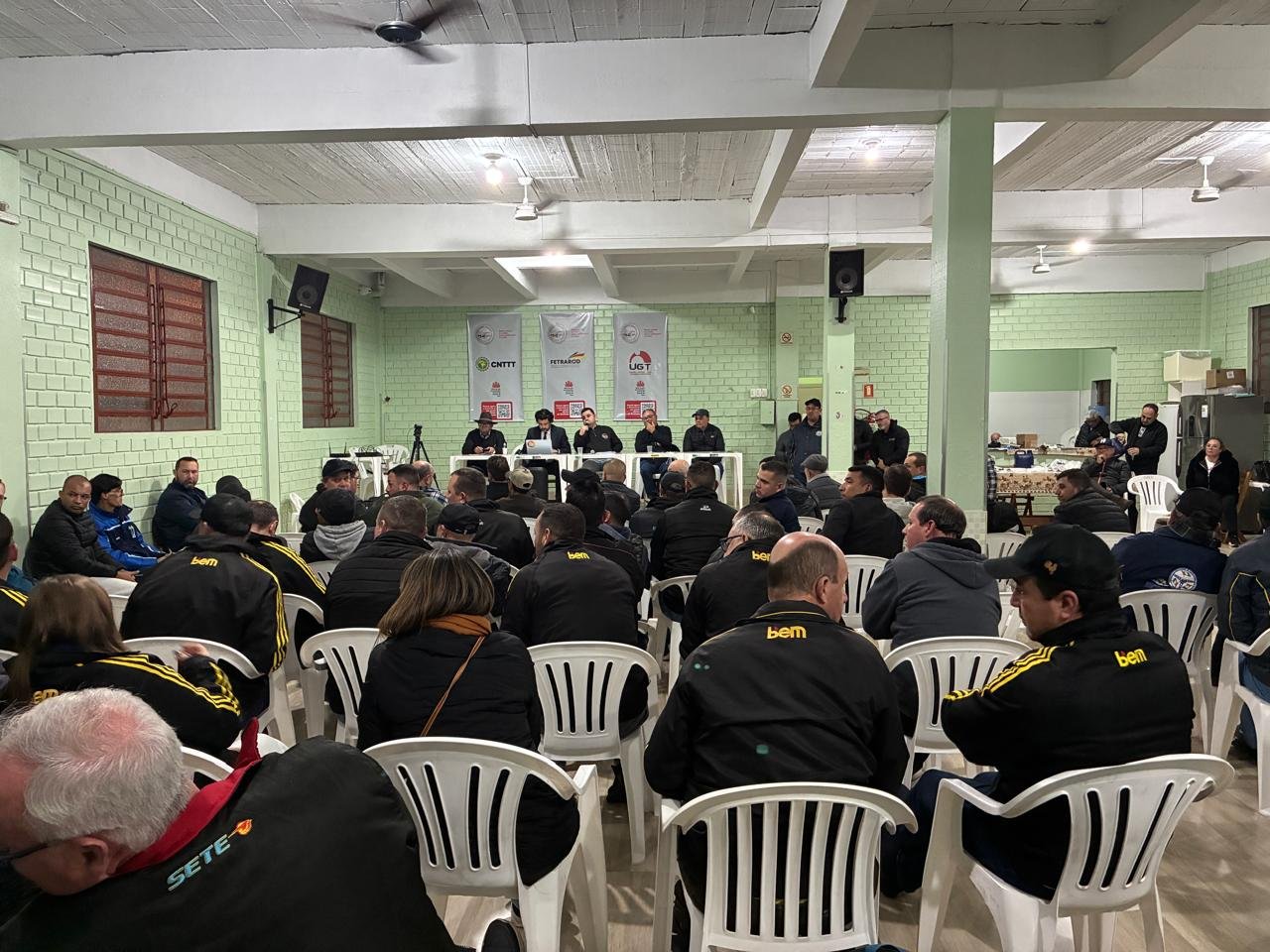 Assembleia dos rodoviários decidiu por manter a greve | abc+