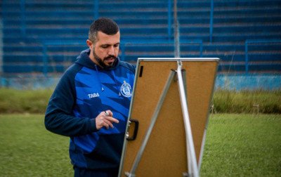 Lanzini destaca preparação do Aimoré para maratona da Divisão de Acesso