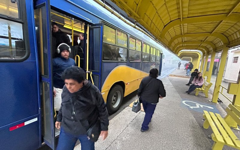 Segundo dia da greve dos ônibus tem retomada de 50% da frota nos horários de pico em São Leopoldo