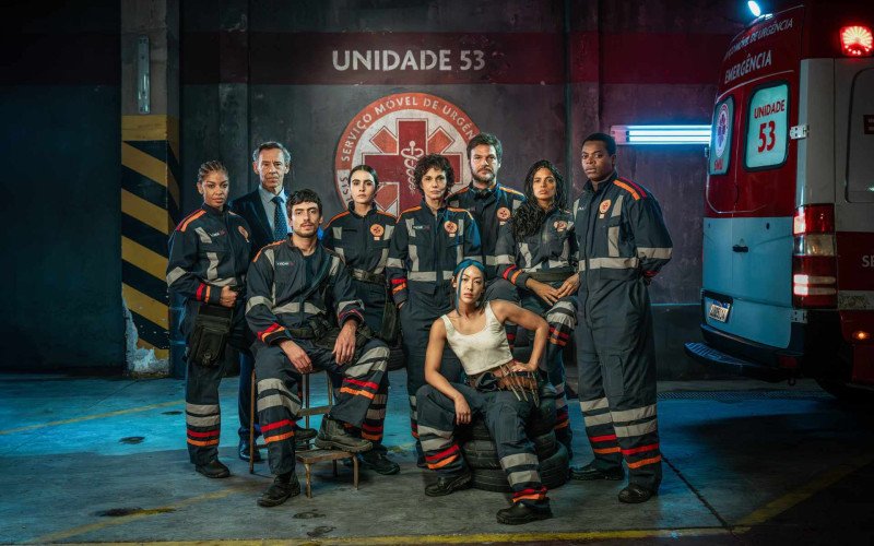 Elenco de "Emergência 53", que terá lançamento em Gramado, durante o Festival de Cinema de 2026