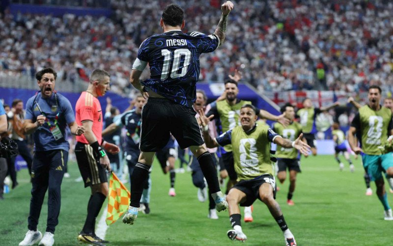 Com assistência de Messi, Lautaro Martínez marcou o gol da vitória e garantiu a festa argentina | abc+