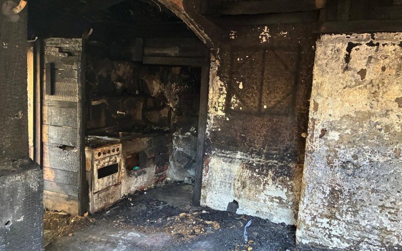Incêndio atingiu casa e ateliê de Biba Jacques