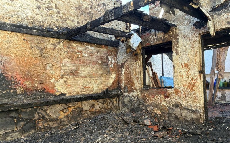 Incêndio atingiu casa e ateliê de Biba Jacques