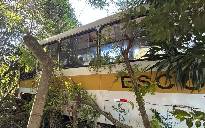 Pais cobram transporte escolar mais seguro após acidente com três ônibus em Novo Hamburgo 