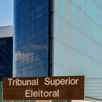 PL tenta barrar nova pesquisa AtlasIntel e aciona TSE; instituto nega irregularidades