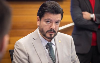 Alteração das regras de cotas raciais volta a ser discutida em SC três meses após derrota no STF