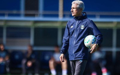 Luís Castro não viaja para jogo do Grêmio na Bolívia