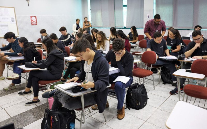 Educação financeira pode ser incluída no currículo escolar | abc+