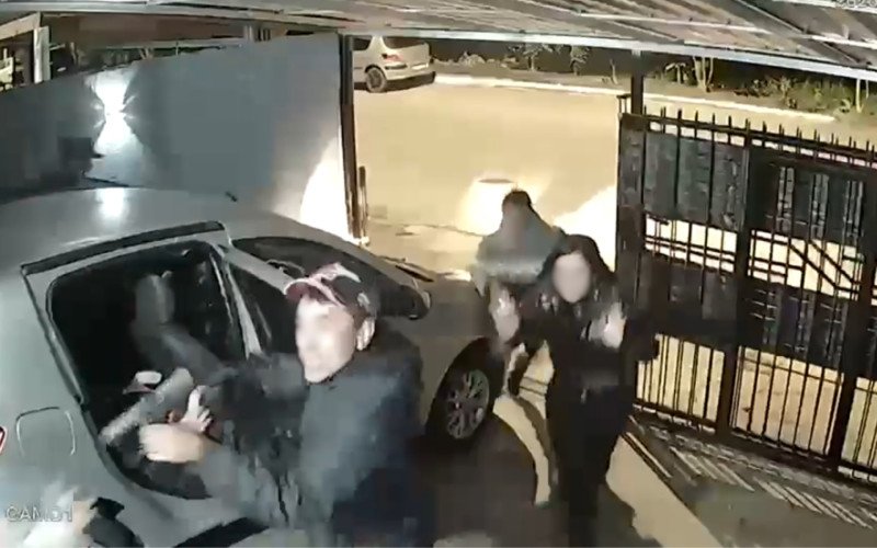 Roubo do carro de família de Cachoeirinha levou a prisão de criminosos nesta quinta-feira (16) | abc+