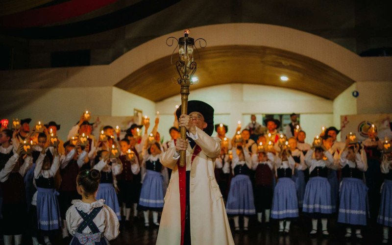 Chama folclórica foi acesa na noite desta quinta-feira (16) | abc+