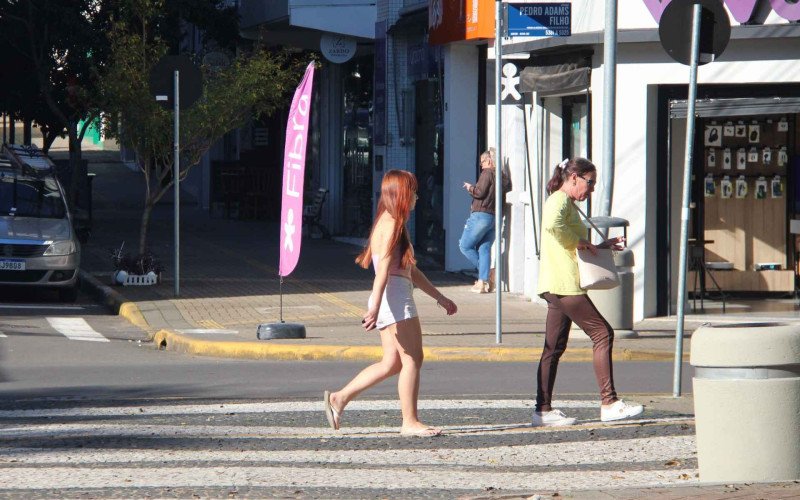 Temperaturas altas permitiram o uso de roupas mais leves