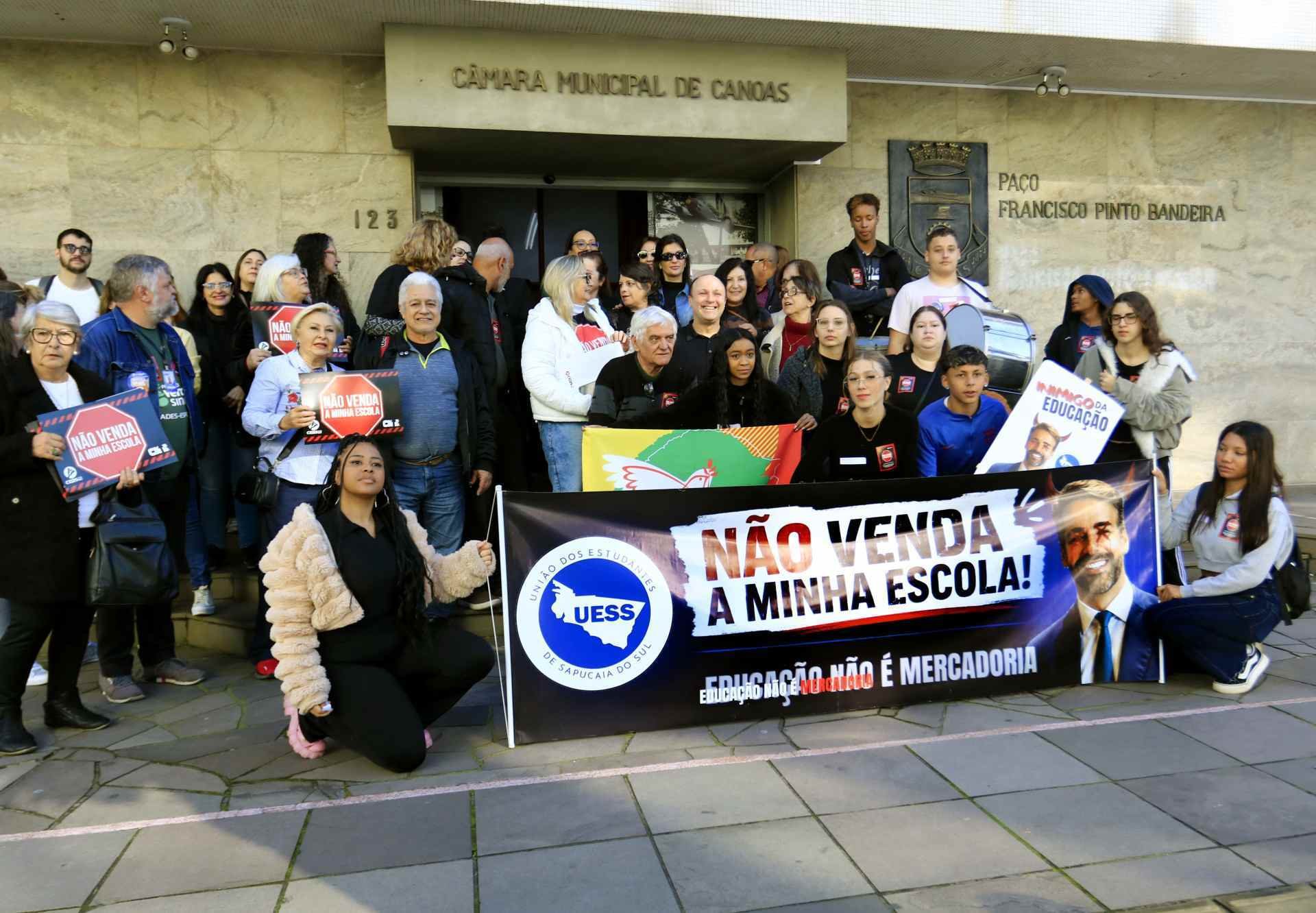 Cpers-Sindicato realizou ato contra o leilão nesta quinta-feira e celebrou sua suspensão | abc+