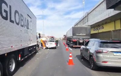 BR-116: Colisão envolvendo caminhão afeta o trânsito