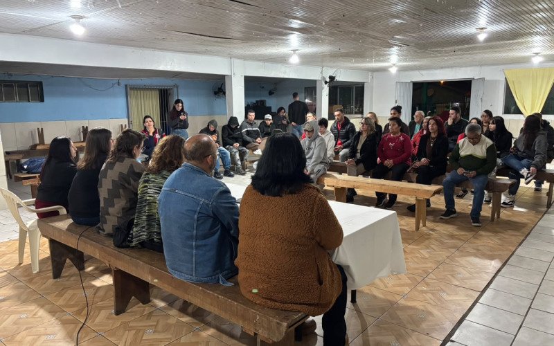 Lideranças públicas e comunidade discutem insegurança que travessia na RS-239 gera há anos no trecho do bairro São José, em Novo Hamburgo