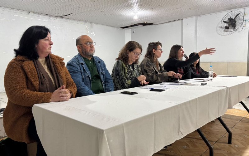 Lideranças públicas e comunidade discutem insegurança que travessia na RS-239 gera há anos no trecho do bairro São José, em Novo Hamburgo