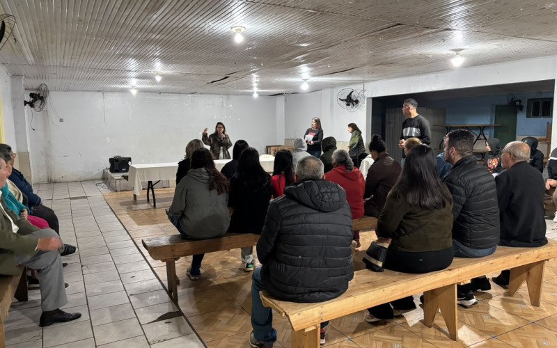 Lideranças públicas e comunidade discutem insegurança que travessia na RS-239 gera há anos no trecho do bairro São José, em Novo Hamburgo
