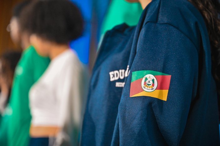 Uso dos uniformes passa a ser obrigatório na rede estadual de ensino no RS | abc+
