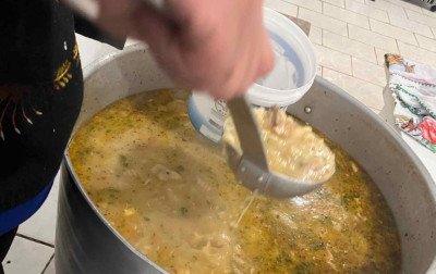 ONG Elos do Bem arrecada alimentos perecíveis para realização de sopão nas quartas; saiba como ajudar