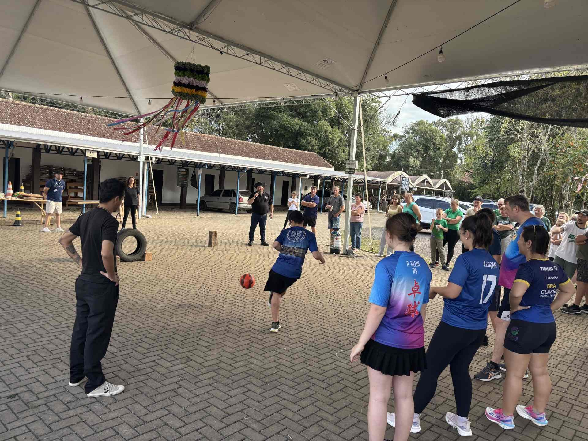 Jogos Rurais dão início à 37ª Kolonistenfest em Ivoti; evento continua neste domingo