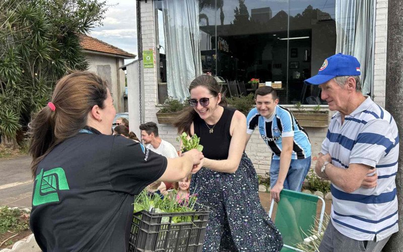 Desfile do Colono contou com a participação de mais de 650 pessoas e levou para a avenida uma pequena amostra da diversidade cultivada nas propriedades rurais de Ivoti