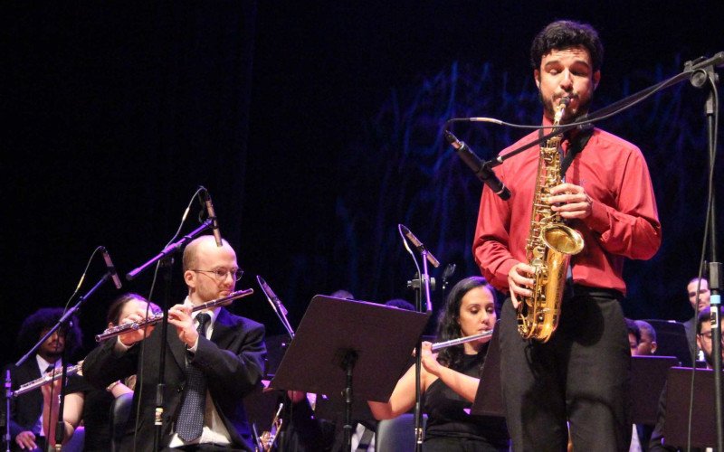 Saxofonista Bruno Jorge de Sousa se apresentou junto a Orquestra de Sopros de Novo Hamburgo na abertura oficial do II Femusik