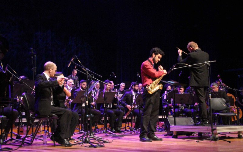 Saxofonista Bruno Jorge de Sousa se apresentou junto a Orquestra de Sopros de Novo Hamburgo na abertura oficial do II Femusik