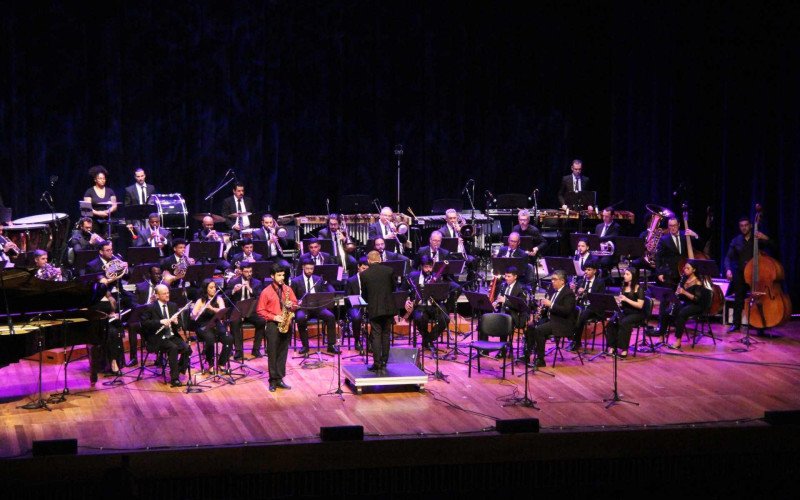 Saxofonista Bruno Jorge de Sousa se apresentou junto a Orquestra de Sopros de Novo Hamburgo na abertura oficial do II Femusik