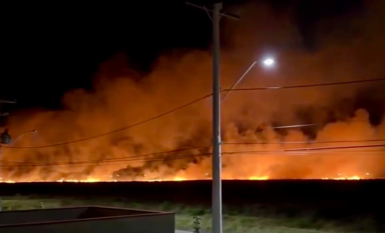 Incêndio em Xangri-lá ganha destaque após novo desdobramento em um incêndio