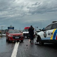 VÍDEO: Carro e viatura da GM de SL se envolvem em acidente na BR-116
