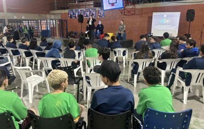 Quebrando ciclos de violência: Seminário em escola de Novo Hamburgo busca combater o bullying